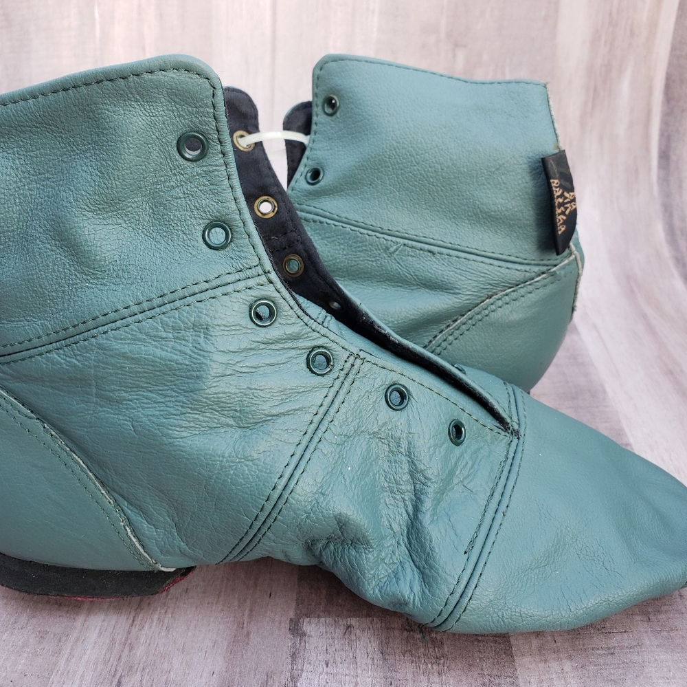 Jazz boots .color: teal